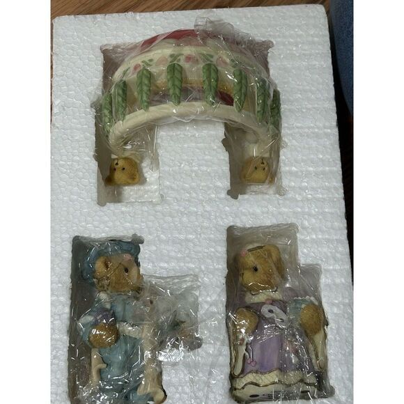 CHERISHED TEDDIES -ROMEO & JULIET COLLECTOR'S SET (W/BALCONY)-FAMOUS SWEETHEARTS - Picture 1 of 4
